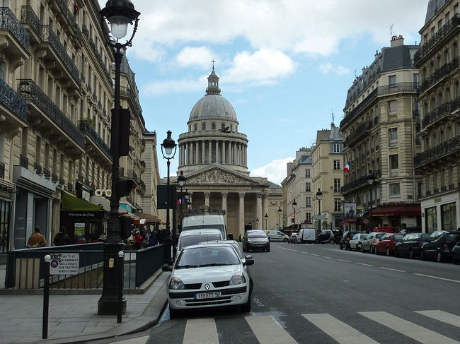 パンテオンを見学。