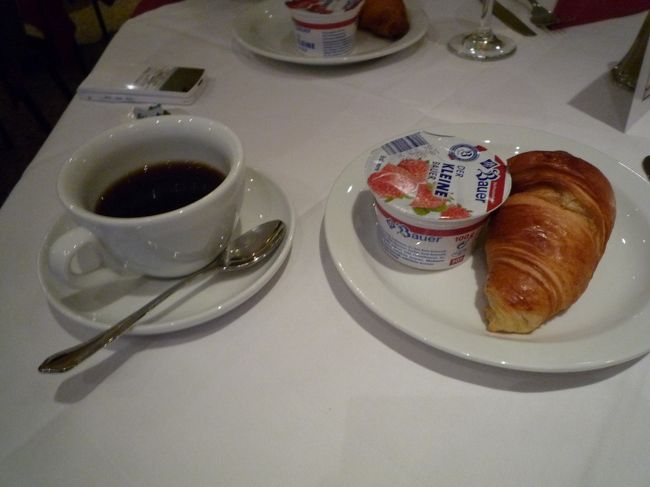 ホテルの朝食。<br /><br />このクロワッサンが最高に美味かった！！<br />思い出すだけで涎が……