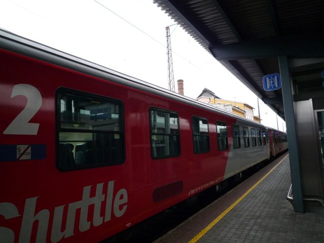 ザルツブルクにとうちゃーく！<br /><br />何だか雲行きが怪しい。