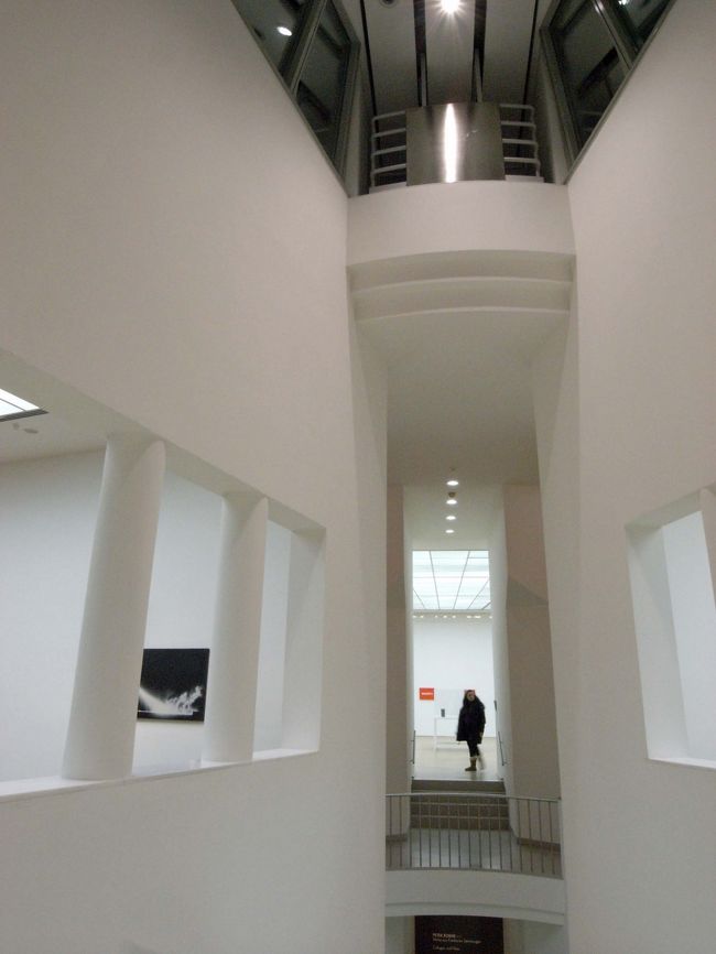 複雑な造りです。どうしたらこんな形の建物を造れるんでしょう？