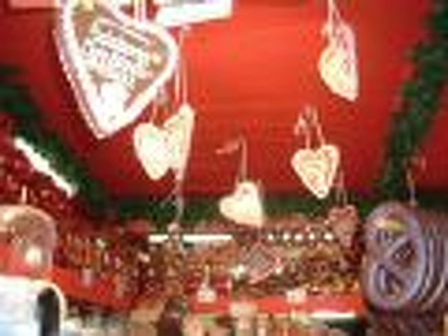 マジパン？のハートのお菓子も購入。 <br />見にくいけど、天使がついてるの♪ <br />食べれると言われましたが、ちょっと体に悪そう（笑） <br /><br />