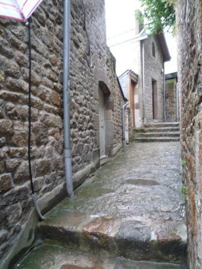 ひたすら小道を上って。