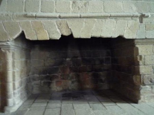 おっきな暖炉。