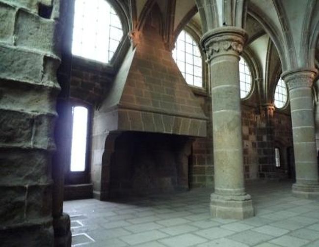 ここにもおっきな暖炉。