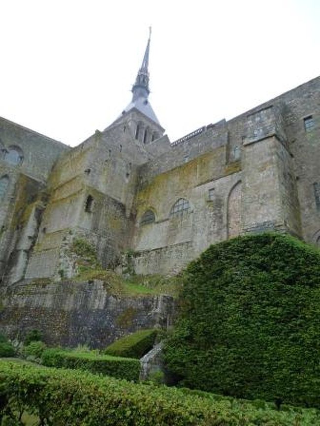 中が暗くって、心なしか重ーい感じだったから、、、<br />外に出て開放された気分。