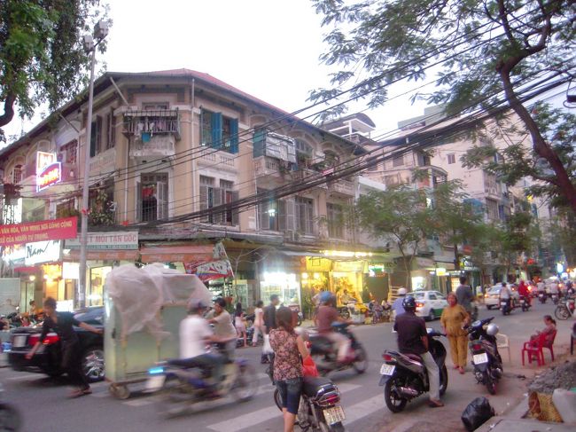 フランス統治下にあったからか、かわいい建物が多い！