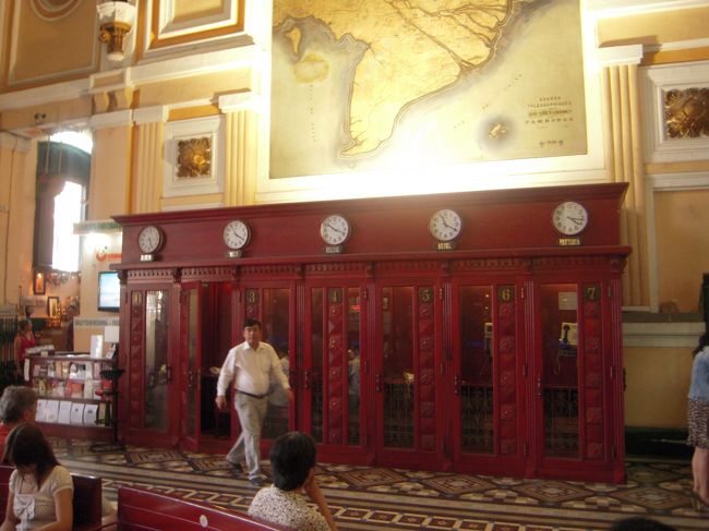 お土産屋さんもあったよ。<br />人形とかもあって、ここで結構購入しました。<br />（日本人な僕は値切らなくていいお店が安心します）