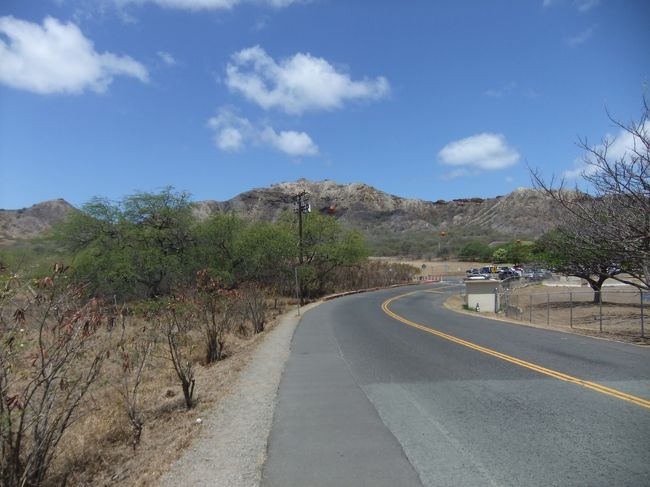 マーケットで食べすぎた後は…<br /><br />山登りです