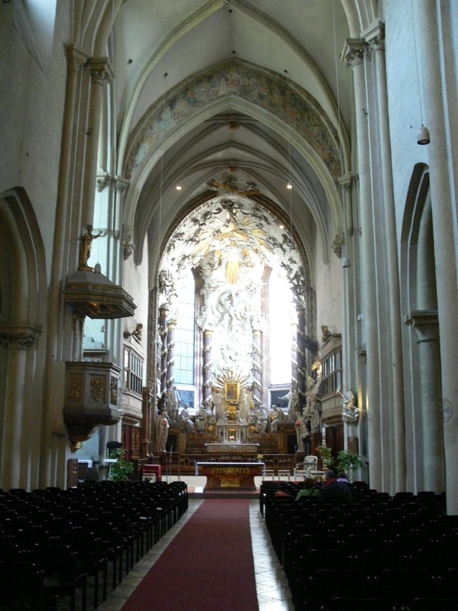 教会内部をちら見。