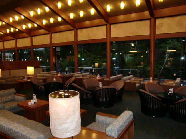 ロビー横にラウンジが