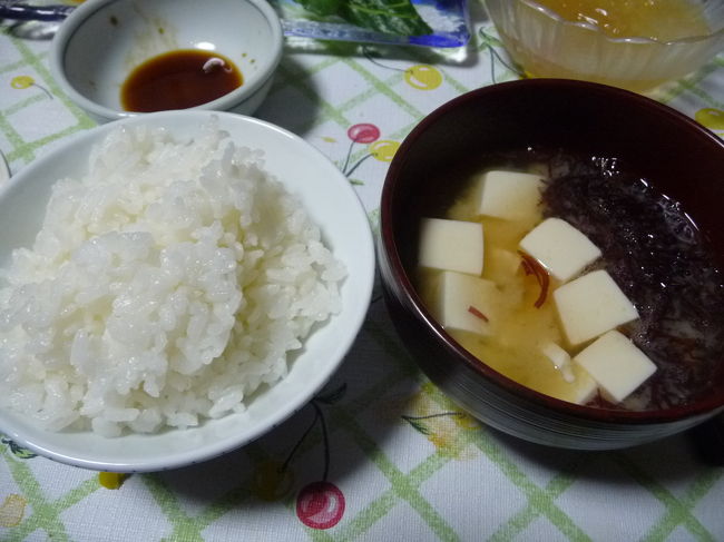 ご飯に味噌汁・・・