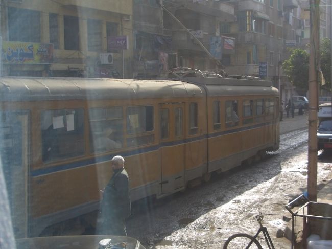 路面電車も走っています
