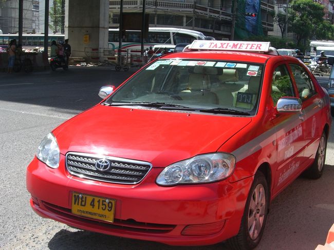 タクシーを止めるだけでかなり緊張しました。<br />前途多難…（笑）