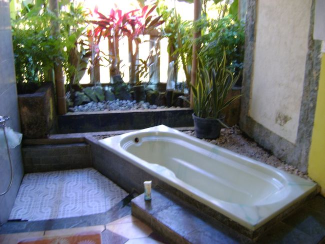 <br />　　使用しなかったバスタブ。<br /><br />　　ピカピカに磨いてある。