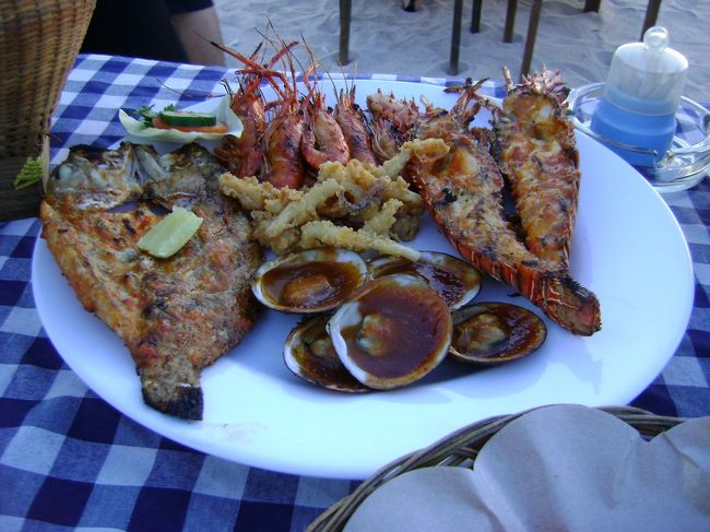 <br />　贅沢をせずセットメニューをオーダー。<br /><br /><br />　結構量もありご飯もすすみ満腹に。