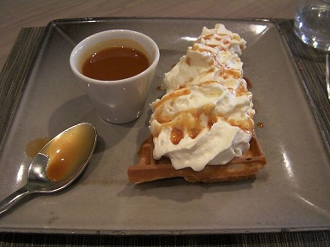 お友達はゴーフル。<br />これでハーフ・サイズです。