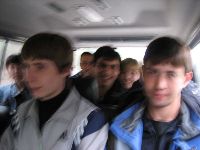 日付変わって<br /><br />今日は友人チョーマの誕生日。<br /><br />車と運転手を一日貸しきって<br /><br />バイカル湖畔はリストビャンカで<br />またまたシャシュリク大会！