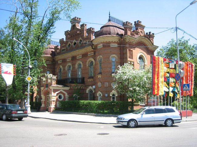 アンガラのほとりの博物館。<br /><br />お土産品もかえます。