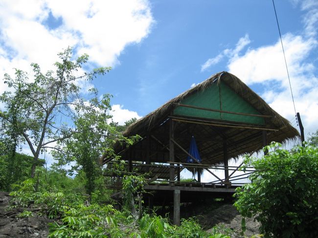 未完成の小屋がある。<br /><br />やがて、レストランらしきものになるんだろう。<br />