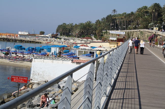 サンレモの海岸風景です。カジノなどがあり、立派なリゾート地でした。