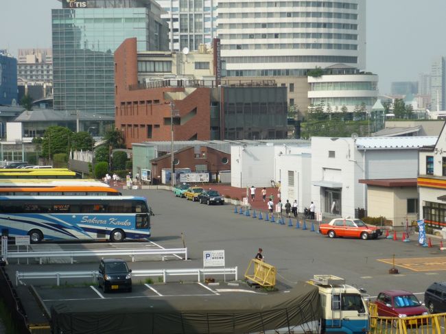 日の出桟橋ターミナル。