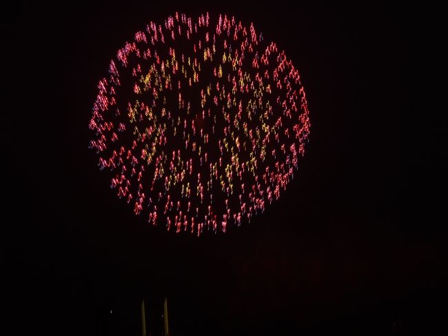 始まりました。<br />横浜港花火大会。<br />たまや〜！