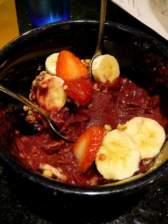 ちょっときれいな写真じゃないけど…<br />アサイーボウルはこんな感じです。<br />たっぷりサイズだけど<br />全然重くないんです。<br />栄養たっぷりで疲れも吹き飛びます★