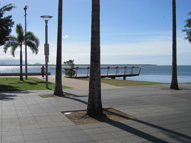 食後はしばらく散歩しました。