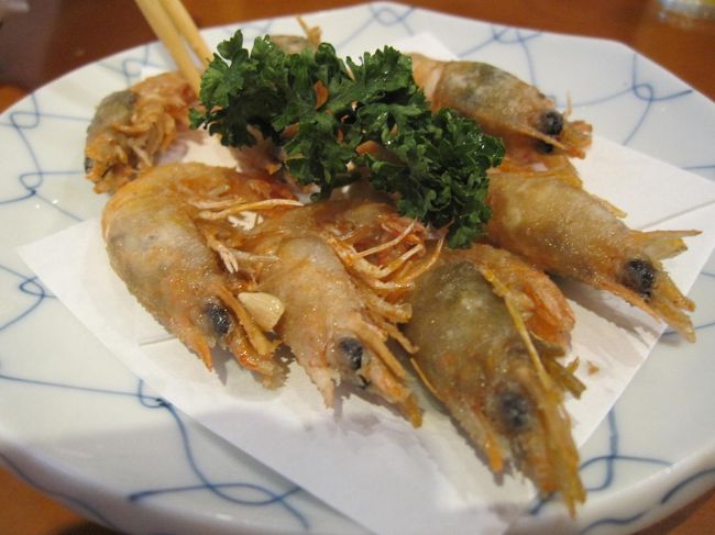 海老の唐揚げ。<br /><br />まるごと食べられて香ばしくてジューシーです。