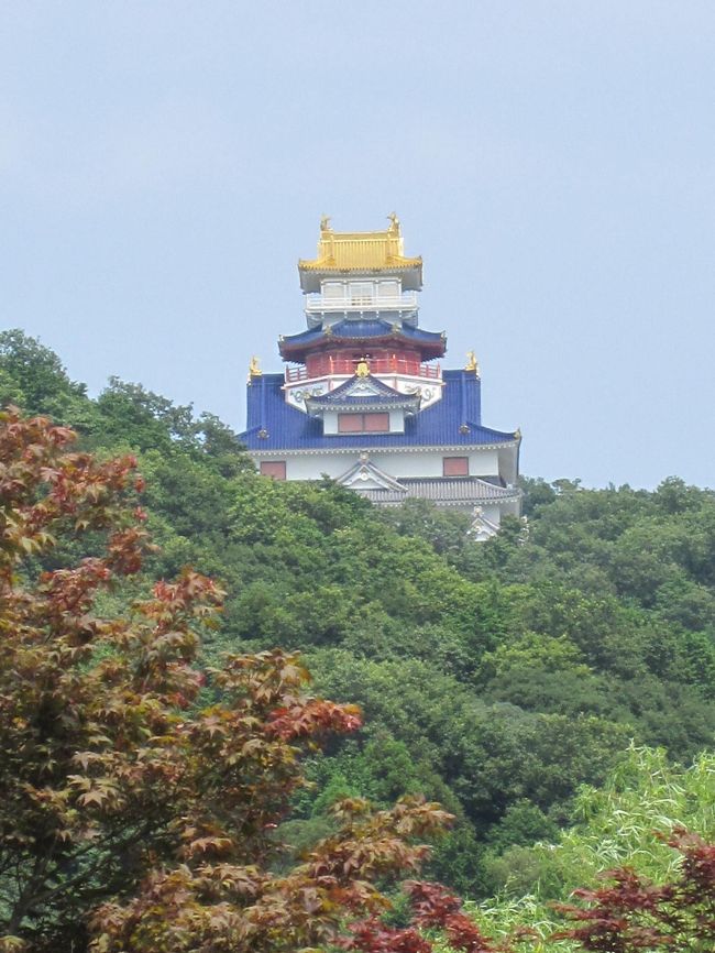 遠くに見えるのが安土桃山城なんだそうで、歩くと15分もかかるところにあるんだそうです。<br /><br />今回は行きませんでした。