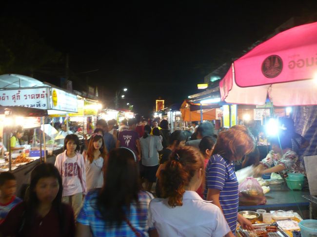 地元の人向けなので<br /><br />目新しいものは無いし、<br /><br />小さいマーケット