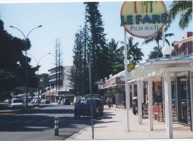 ヌメアの街を散策します。