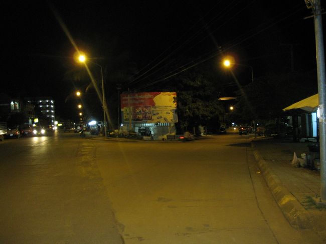 到着した日の夜、地図を見ながらたどり着き、ここの分かれを見て、<br /><br />「よーしもう少しで着くぞー！」と思ったっけ。<br />