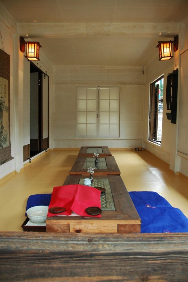 昔の韓国の家の中です。オンドルになっているほかは、日本と雰囲気は同じですね、やっぱり共通項があるのかな。