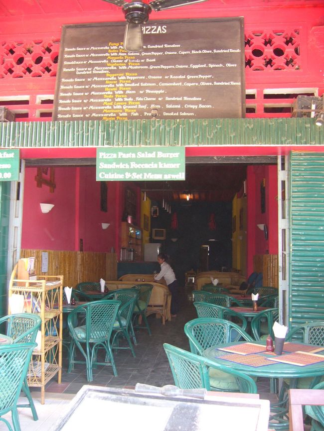 おしゃれなカフェで小休憩。