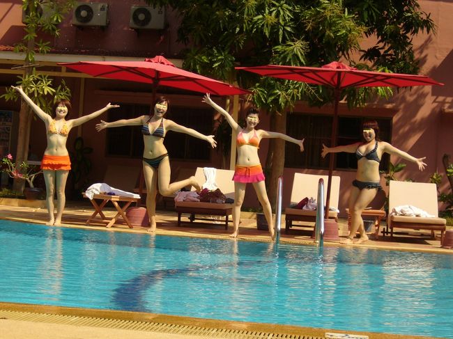 ホテルのプール