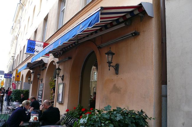 昼食の時間だということでやってきたのはこのレストラン。