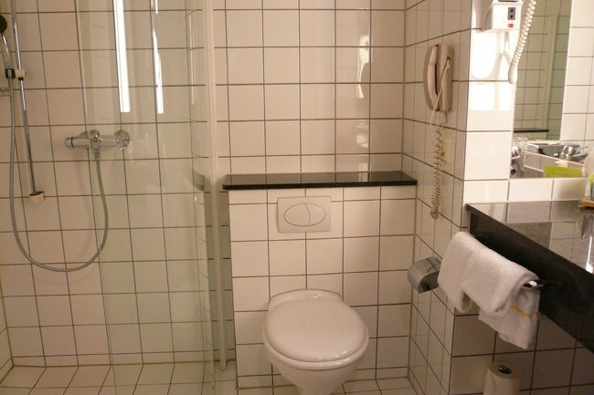 バスルームも清潔感があって広いの。