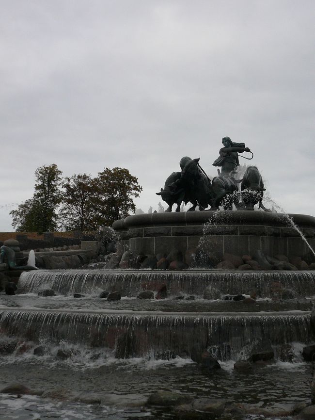 なんでこうゆう水のあるところってコインが投げ込まれているんだろうね？