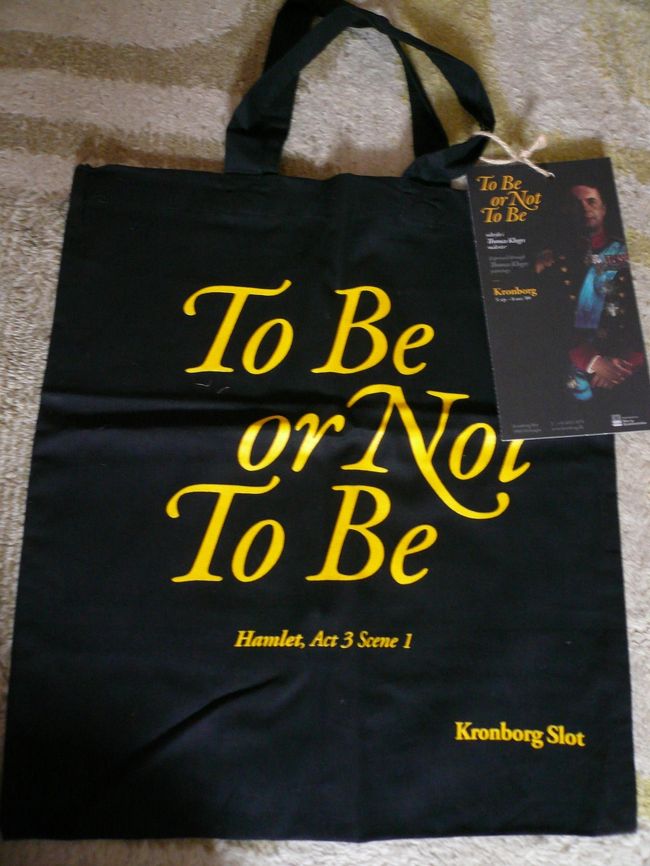 クロンボー城で買ったちょとした袋。<br />1000円以下でした。<br /><br /><br />これで北欧の旅行記は終了です。<br />8日間で4ヶ国は移動時間もあって思うように観れないところもたくさん。<br />次はフリーでじっくりゆっくり行ってみたいな。<br /><br />★━━━…‥・最後まで読んでいただきありがとうございました━━━☆