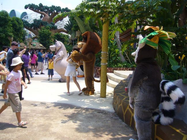 平日だからか？オープンしていないアトラクションがあるからか？空いていたUSS。並ぶこともほとんどなく、ストレスなく楽しめました。<br />キャラクター達とも沢山触れ合えて、満足×2！