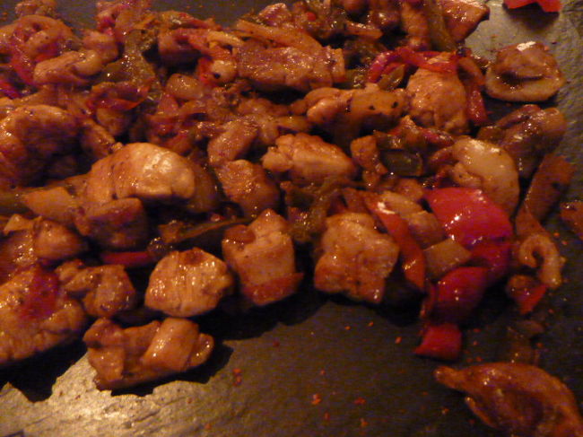 ウスターソースみたいな味。<br />フランスでこんな味のものを食べたのは初めて。<br /><br />全体に味が濃い目で、ビールにピッタリなメニュばかりでした。