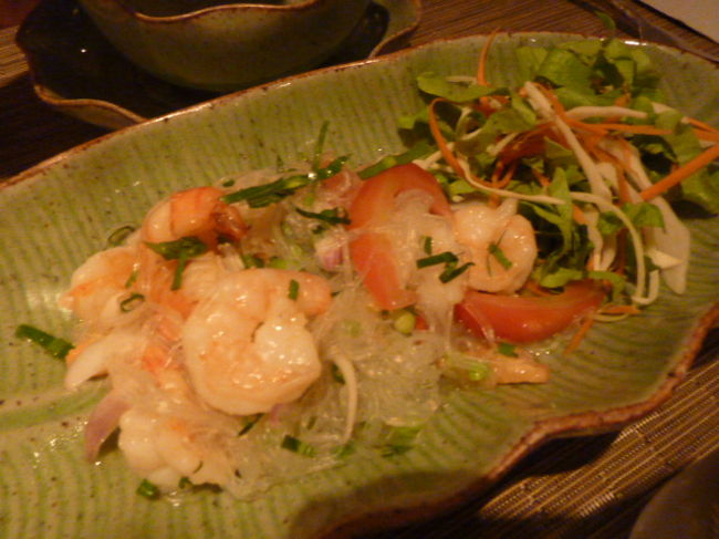 ヤムウンセン（春雨サラダ）<br />これも辛くない…<br /><br />トートマンプラーが食べたかったのに、この店にはありませんでした。