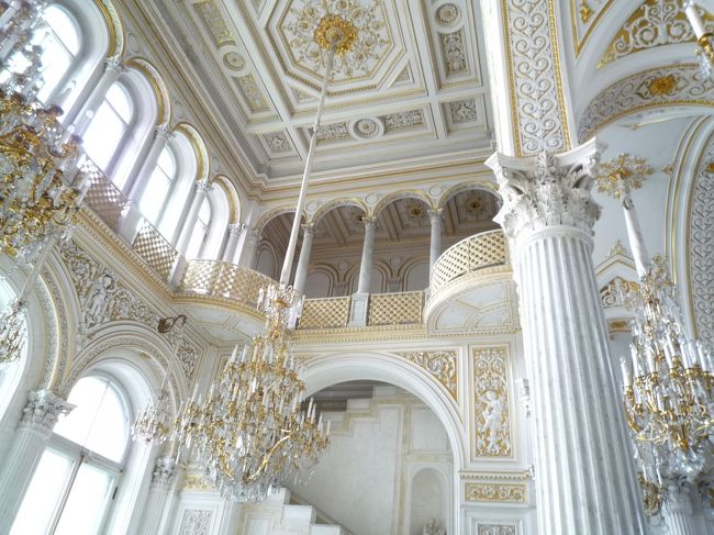 どの部屋も本当に豪華。<br /><br />美しすぎて、見惚れます。