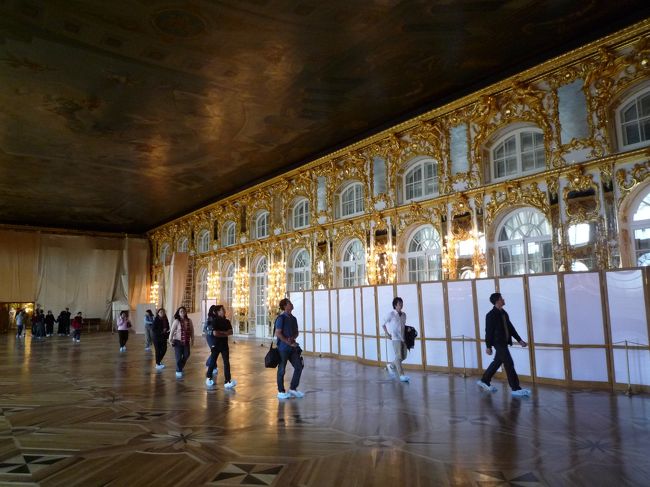 ま、言葉分からなくてもいいや、と思っていたら、英語のガイドさんがお手伝いしてくださいました。<br /><br />ロシアを観光する中国人観光客とたくさんすれ違いました。<br />日本人よりずーーーーっと多かったです。