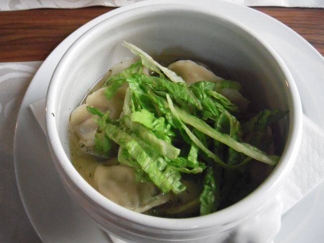 ロシア風水餃子。<br /><br />ペリメニというそうですぞ。