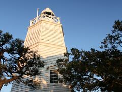 18：00　日和山公園　『初代酒田灯台』

木造の六角灯台としては、日本最古級だそうです。
現在は日和山公園に移築保存されています。