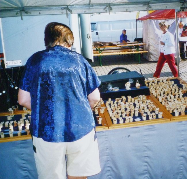 ヘルシンキの街角、マーケット広場。ペンダント、ピアス。