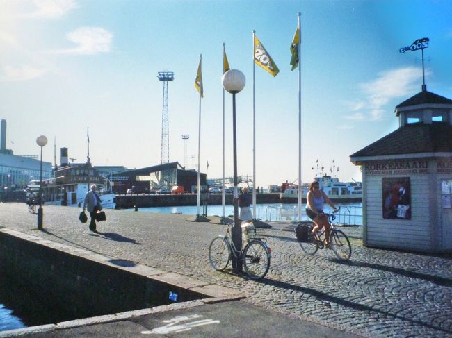 ヘルシンキの街角、マーケット広場。