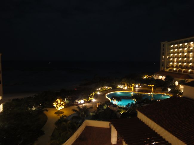 アリビラへ到着。今回はすごくいい部屋だ。<br />海もプールも正面に！朝も楽しみ〜。